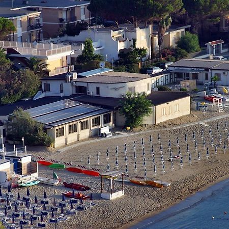 Hotel Il Gabbiano Stalettì Esterno foto