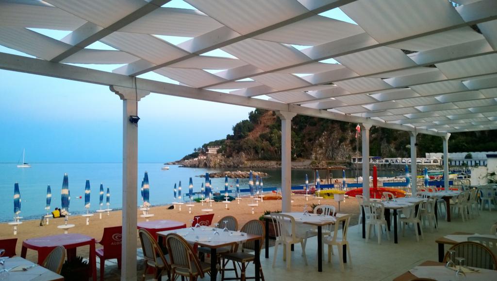 Hotel Il Gabbiano Stalettì Esterno foto