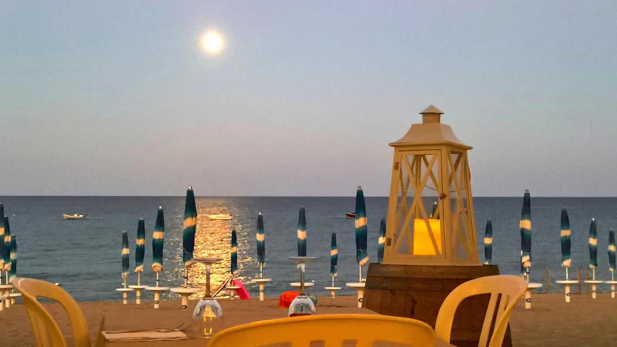 Hotel Il Gabbiano Stalettì Esterno foto