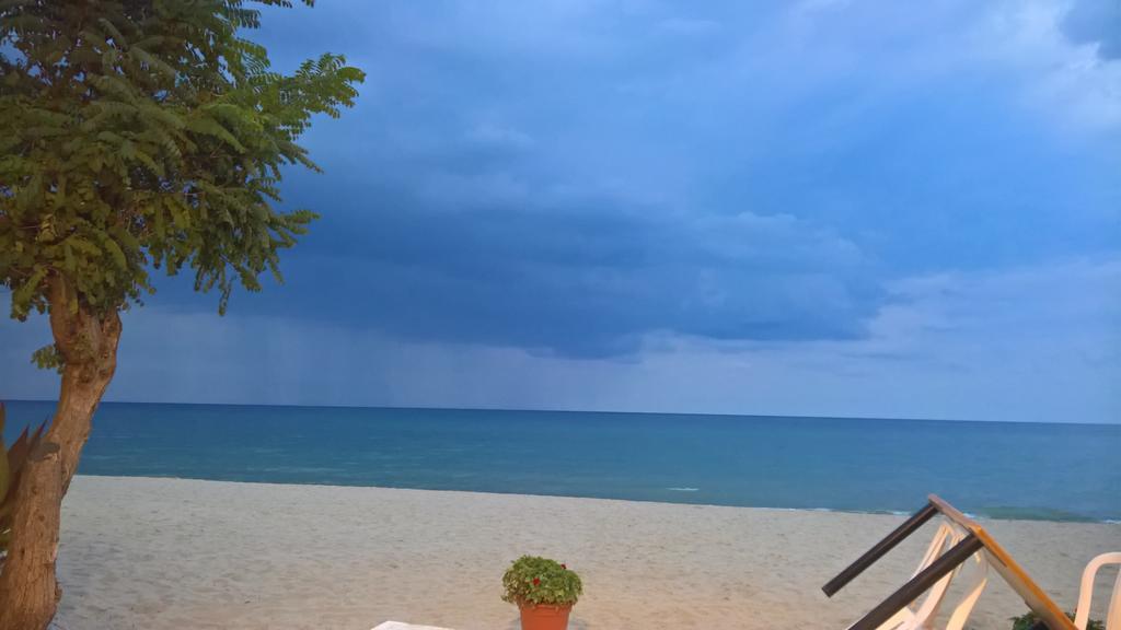Hotel Il Gabbiano Stalettì Esterno foto