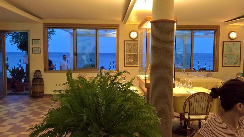 Hotel Il Gabbiano Stalettì Esterno foto