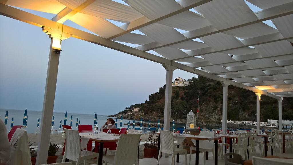 Hotel Il Gabbiano Stalettì Esterno foto