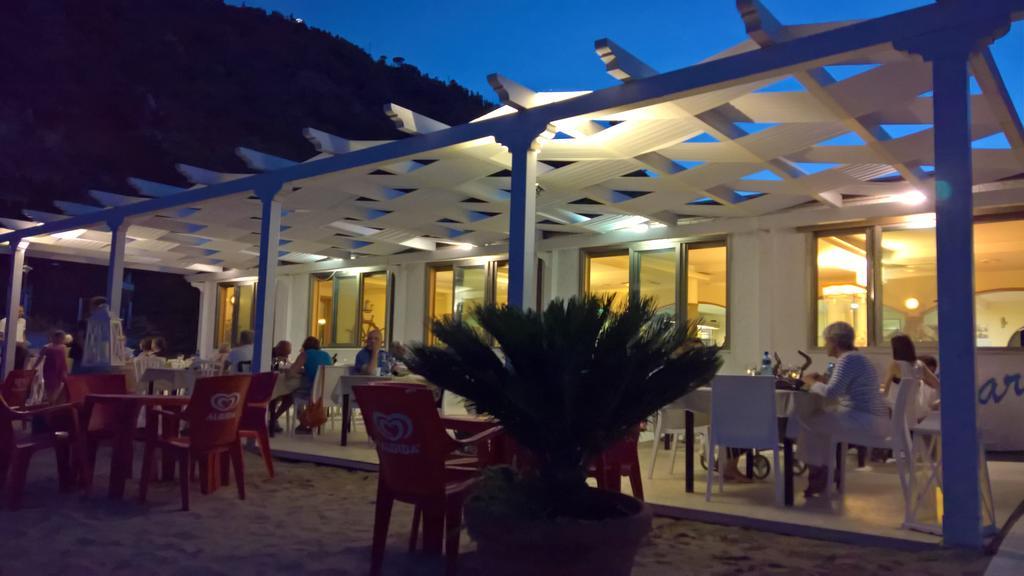 Hotel Il Gabbiano Stalettì Esterno foto