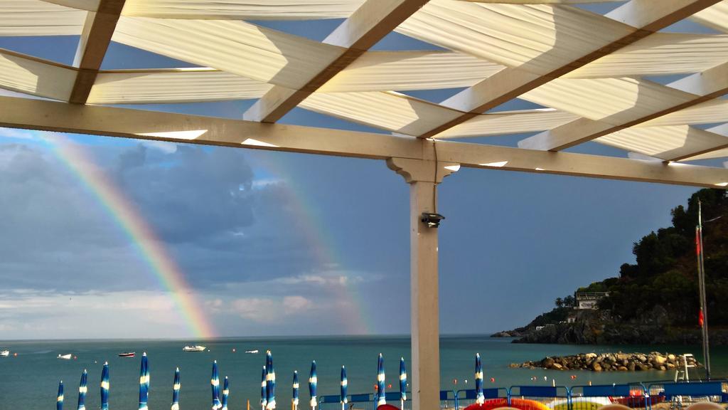 Hotel Il Gabbiano Stalettì Esterno foto
