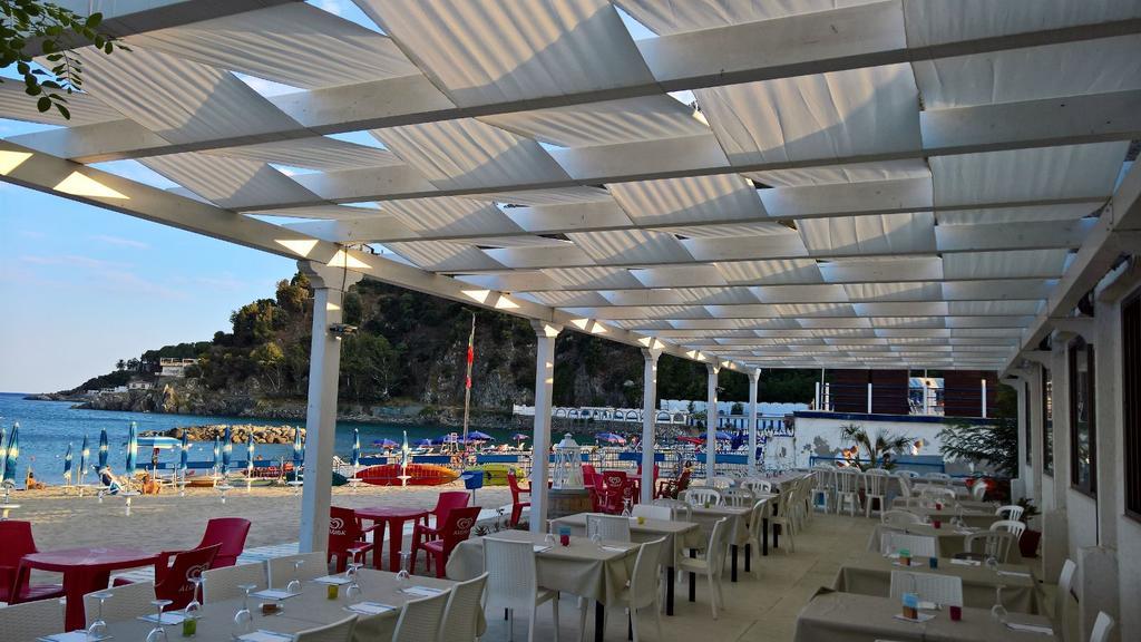 Hotel Il Gabbiano Stalettì Esterno foto