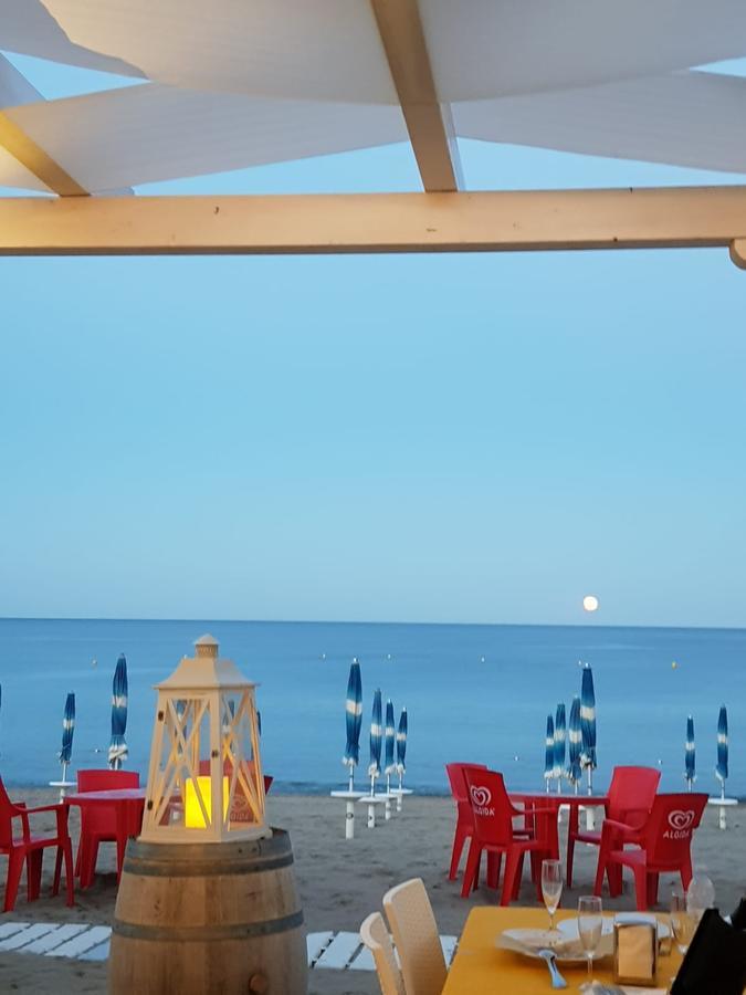 Hotel Il Gabbiano Stalettì Esterno foto