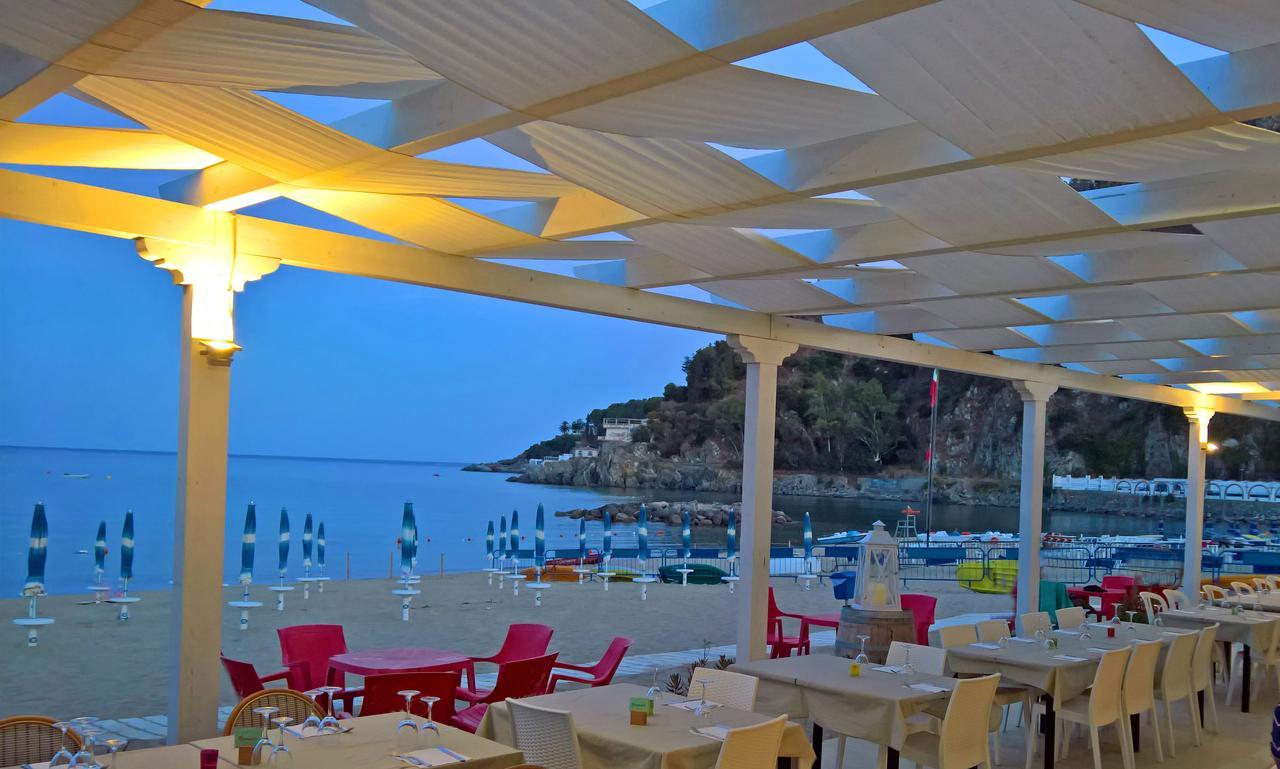 Hotel Il Gabbiano Stalettì Esterno foto