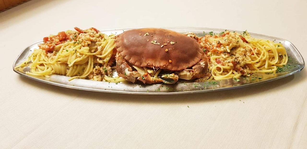 Hotel Il Gabbiano Stalettì Esterno foto