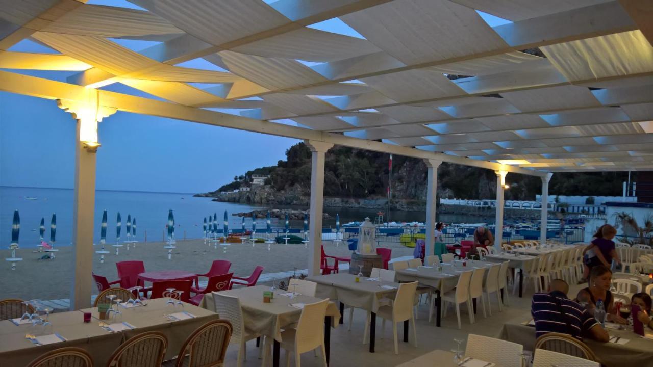 Hotel Il Gabbiano Stalettì Esterno foto